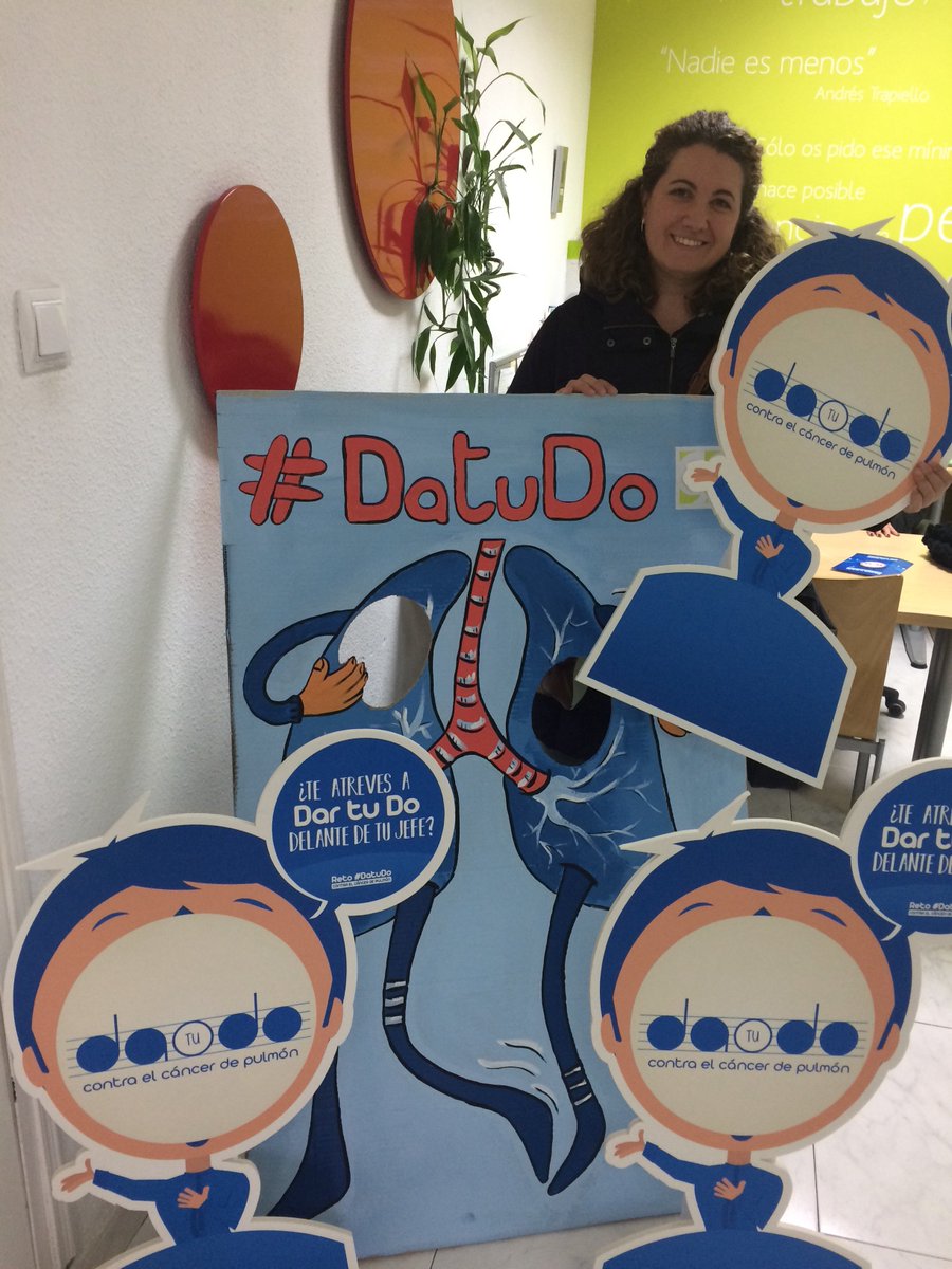 MercedesFerGo's tweet photo. Por una buena causa #DaTuDo Luchando contra el cáncer de pulmón #GivingTuesday @colegio_rcajal https://t.co/BQxosYDobr