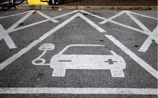 FleetdriveElect's tweet photo. Shell petrol stations to charge up electric cars in just five minutes... https://t.co/V3gPIqp8eR
#ElectricVehicle #EV #Charging https://t.co/0xr4rokmI7