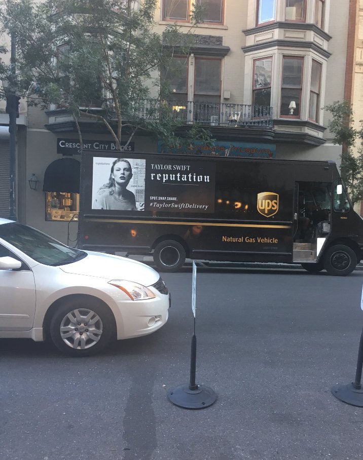 SMcCallam's tweet photo. #TaylorSwiftDelivery #promo https://t.co/9PWhATzUoW
