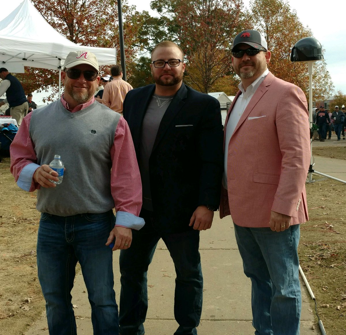 NathanAkridge's tweet photo. Unforgettable weekend @AuburnU  with great friends. First time on the #Plains since 2007. #IronBowl2017 https://t.co/mWTEdOhPiS