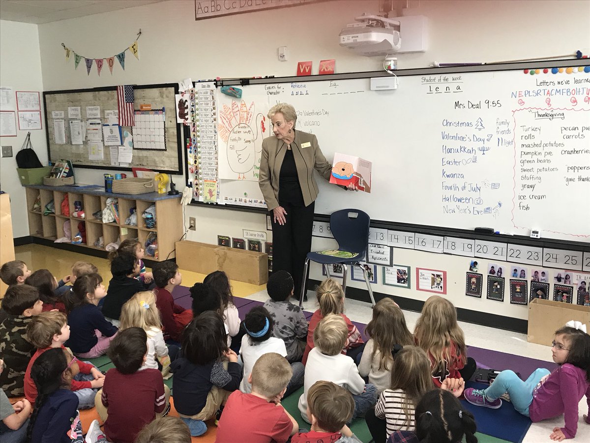 hfeeagles's tweet photo. Thank you to @GAFirstLady for reading to our pre-k classes today! @JeffRoseSupt @DrNHenderson https://t.co/0mNGHdUATG