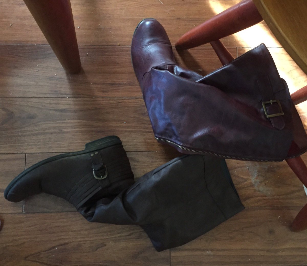 rhda8386's tweet photo. Almost pulled a Holly this morning; not even drunk! #RnHFactor #OddBoots https://t.co/S6RkyDQeSI