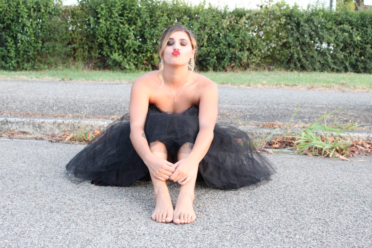 saracoccorullo's tweet photo. quanto un sorriso può dire, quanto uno sguardo può trasmettere, quanto tutto di una persona può stupirti..
#photoshoot #me #myself #shooting #tutu #greyeyes #blonde #smile #always https://t.co/lW9zfFON2V