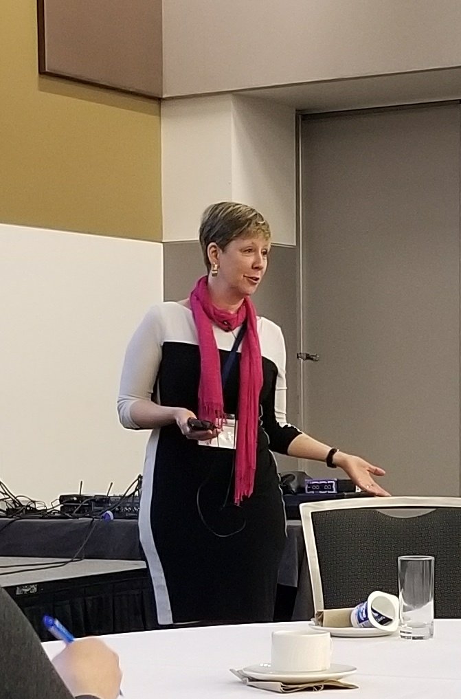 AndreaSokal's tweet photo. #IMDays #Session4C CBSA is trusting users to follow the #GCdocs IM rules--and it's working. https://t.co/6CeD3pK0v6