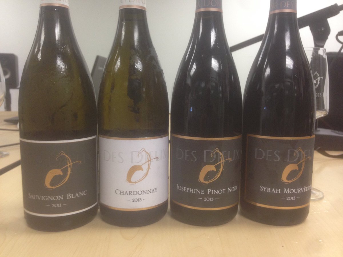 The <a href="/DesDieuxWines/">Domaine des Dieux</a> MCC's (there's an '08 Claudia as well 😮🥂) &amp; the other beautiful wines this cool climate <a href="/Hemel_En_Aarde/">Hemel-en-Aarde Wines</a> producer makes that we're about to taste on the #SAwineshowcase! <a href="/clarktruter/">Me&Wine</a> playing sidekick 😉 #celebrationoflife