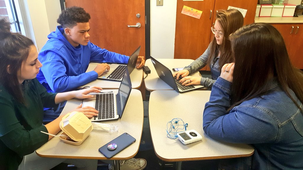 wetzelke83's tweet photo. The Great Debates research is underway in Room 105! Can't wait until next Monday. #vahspride #vahseng2 https://t.co/zn83vYoA7E