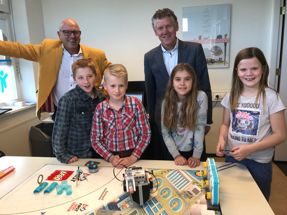 Bestuur <a href="/ConsentScholen/">Consent Scholen</a> bezoekt Legomasters <a href="/obsdesaller/">OBS De Saller</a> . # enthousiast