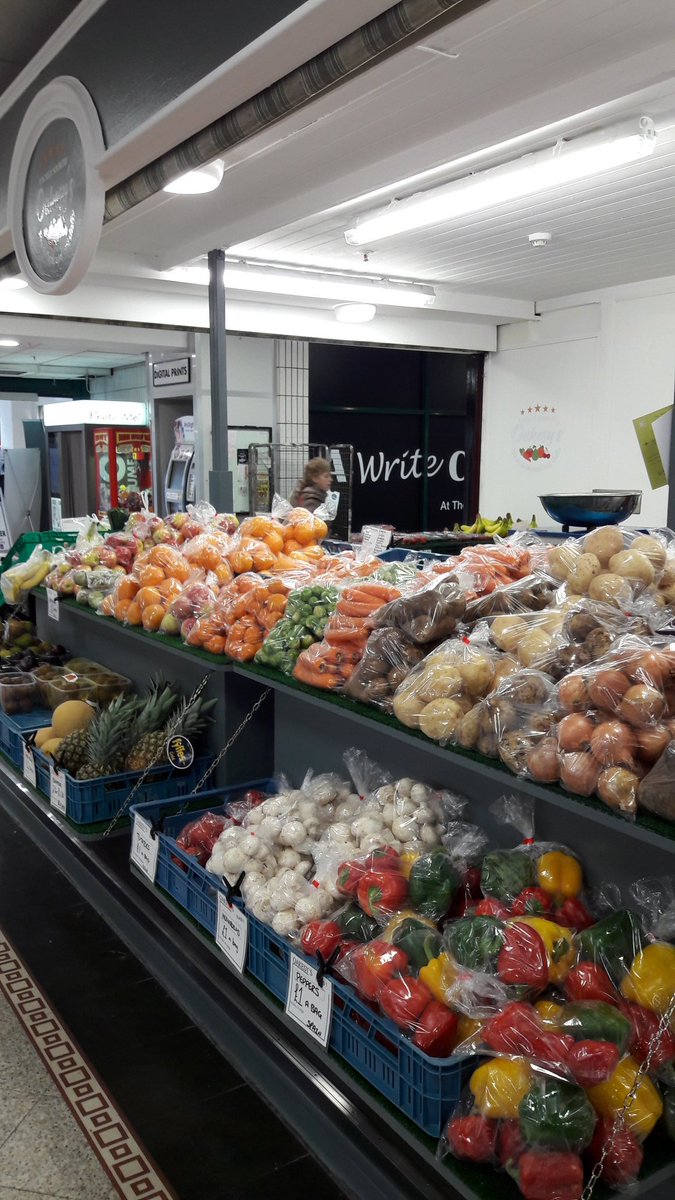 eastgatemarket's tweet photo. Welcome Oakesy's to @eastgatemarket! 🍏🍋🍅🍐 #FreshnLocal #FruitnVeg #GlosMarkets #WDYT #Gloucester https://t.co/nsoh38ahog