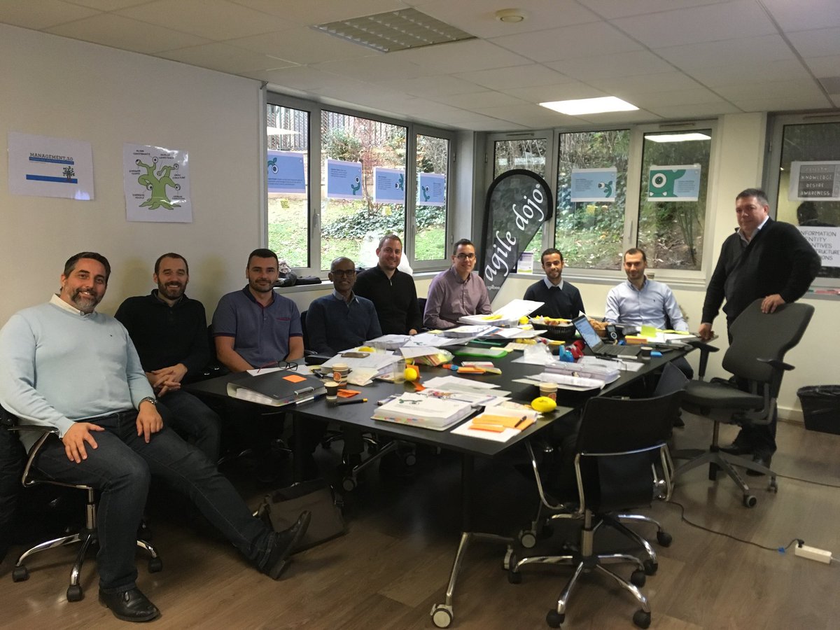 RegisRallo's tweet photo. Après la théorie du Management 3.0 avec @jurgenappelo en 2012, la pratique #M30workout en 2017 avec @JLucMAZE https://t.co/vHF8Oio2g6