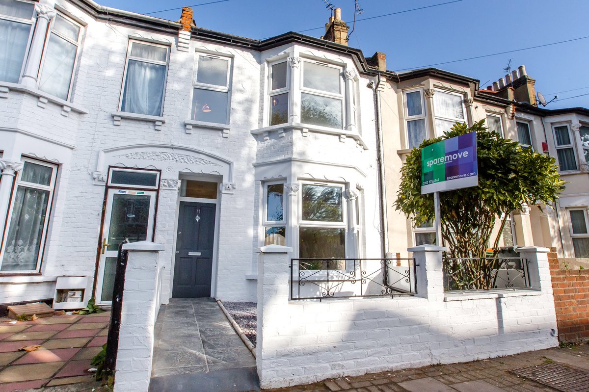Use Sparemove for all your property services!🏡 #sparemove #sales #lettings #management #development #legal #clients #landlords #tenants #buying #selling #renting #estateagent #propertyspecialists #london #uk