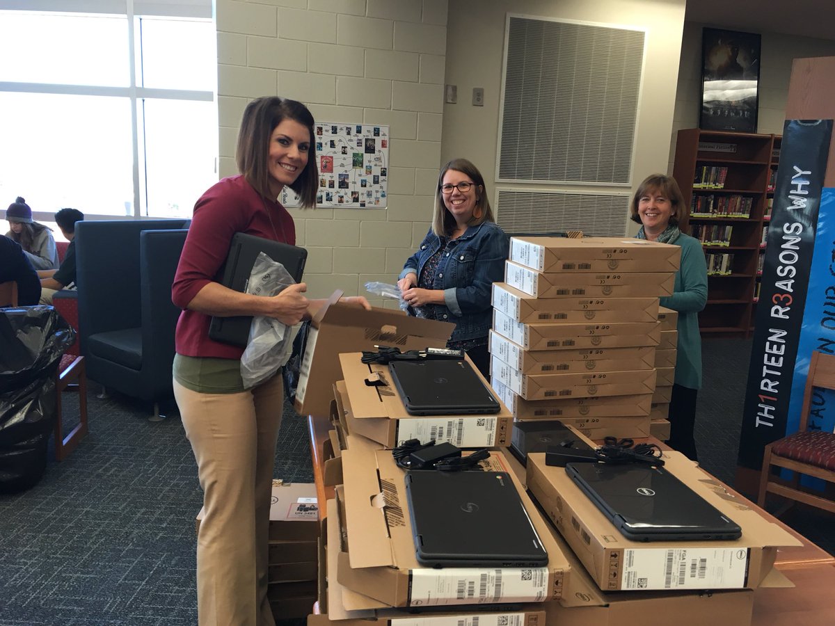 SMcKinney21's tweet photo. Chromebooks have arrived!! #asd1 #thegreatswitch https://t.co/WQZcM8OL6d