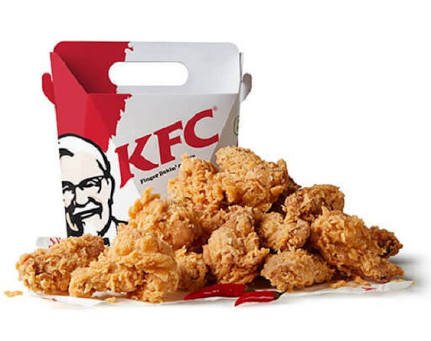 ChristoThurston's tweet photo. Bazalwane, let's settle this nje. 

RT for Chicken Licken wings
Like for KFC zinger wings https://t.co/m4uRBBNHY9