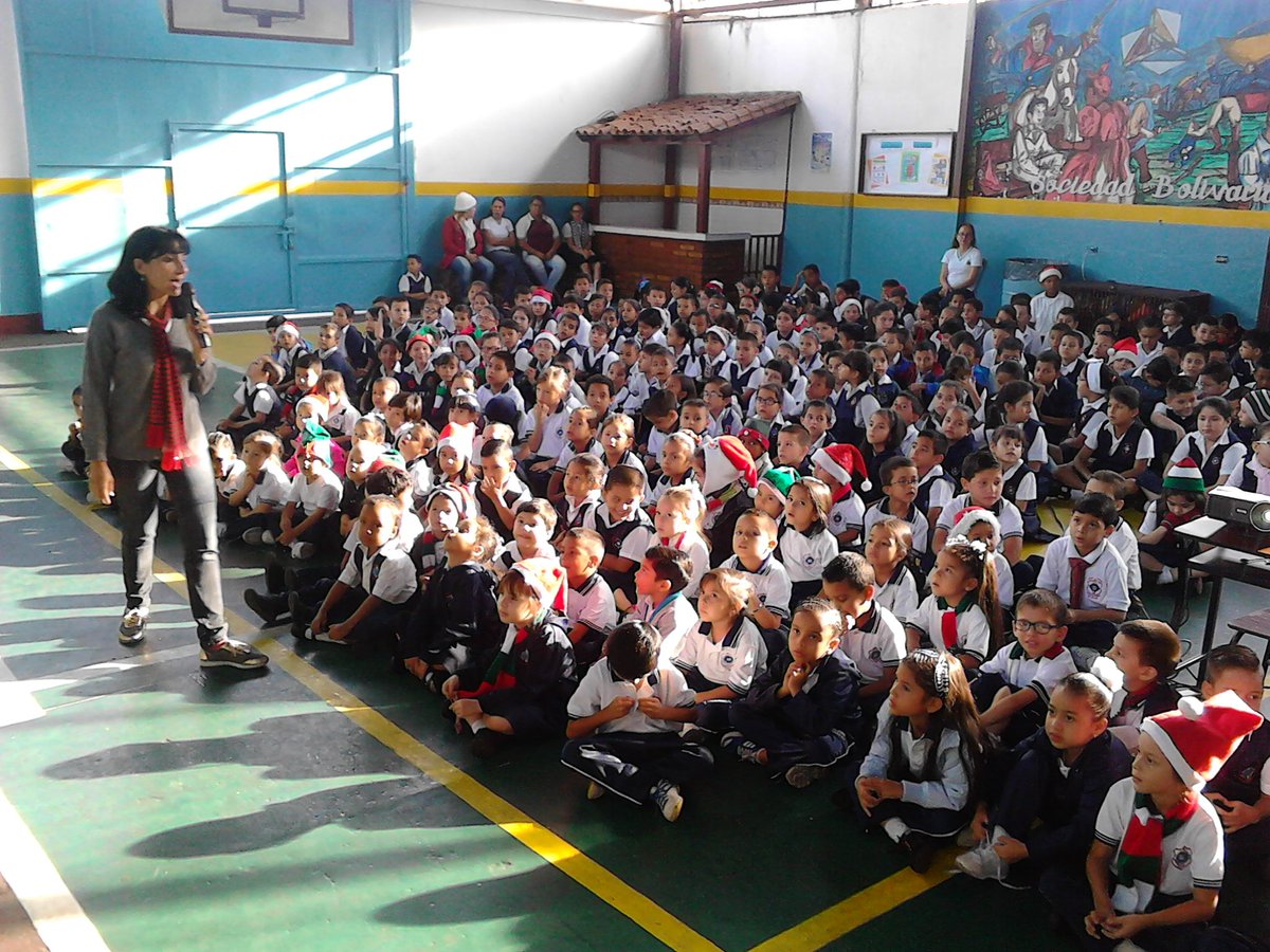ue_col's tweet photo. Novena de Navidad 1er día: ¿Qué es el Hombre? CORO @AVECSanCristbal @dfsandreina https://t.co/gBkMcJsdzL