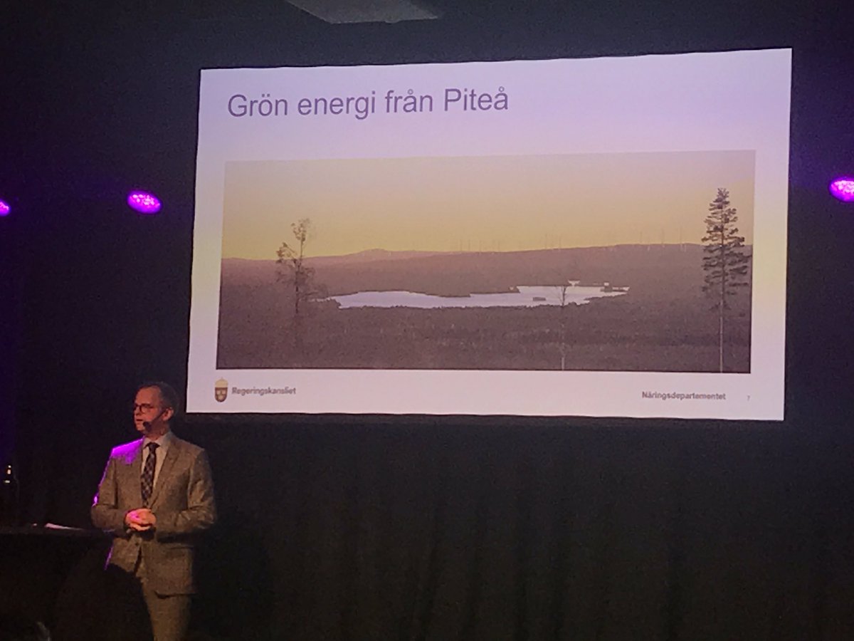 NLannefors's tweet photo. @mikaeldamberg highlights #Markbygden #windpower project with @GErenewables & @Macquarie as owners as an important contribution đđ#HUB2017 https://t.co/V9wRNLwx8E