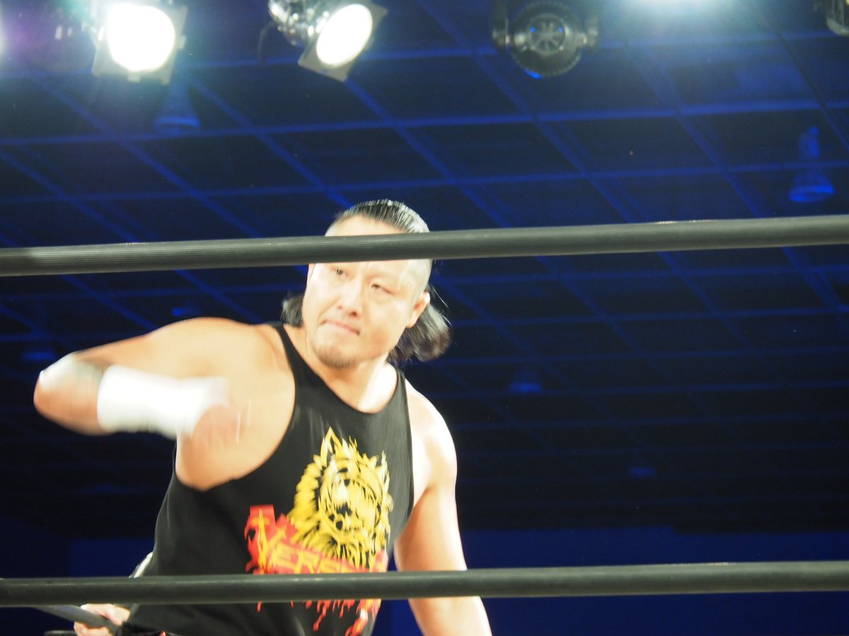 akki_MH_69's tweet photo. 2017.11.26
#DragonGate 仙台大会
#MemorialGate2017 in 仙台
(仙台サンフェスタ)
(19)神田祐之選手。
ヒールがよく似合います。”ジョン・ウー”は確か5分の1の成功率だったかと。まさか5回も出してくるとはw https://t.co/zOOes3OCDt