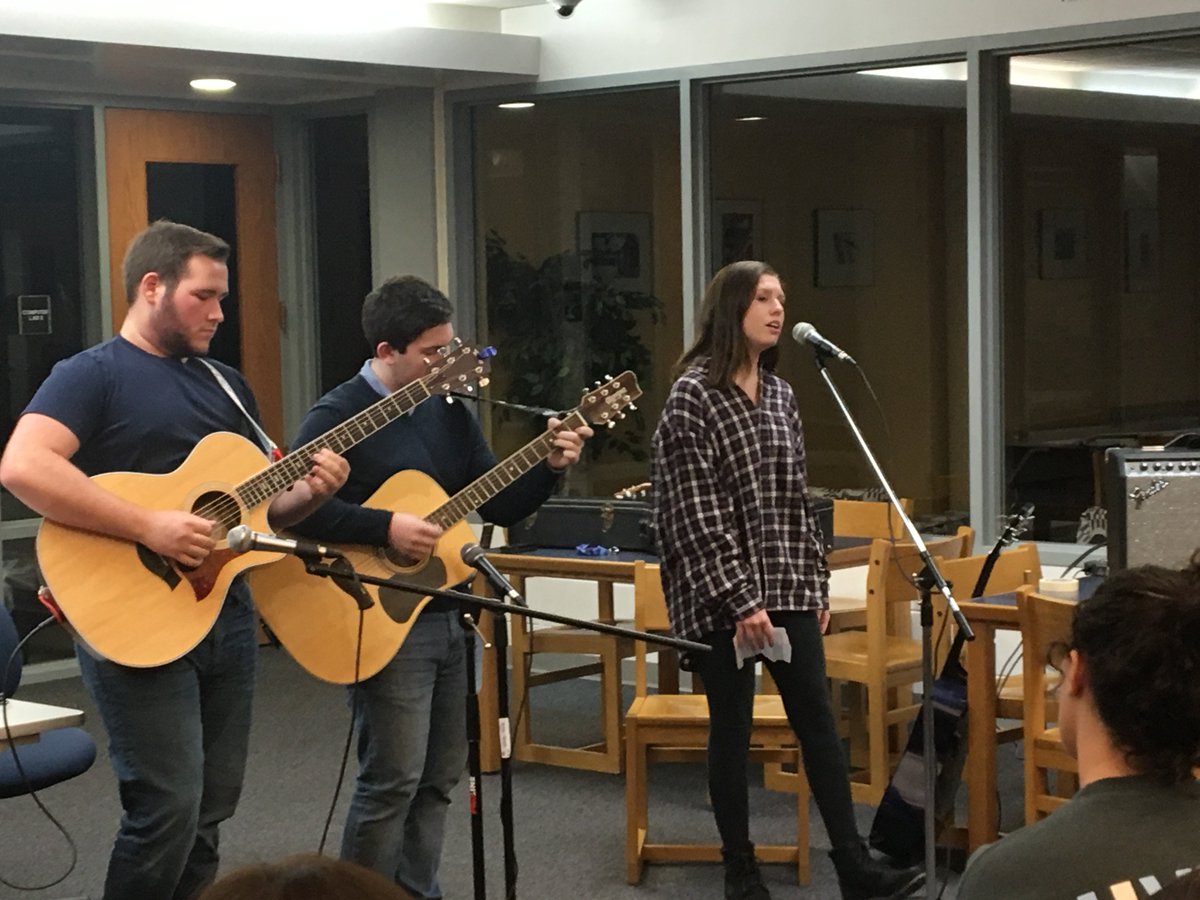 PHS_roundtable's tweet photo. A few more pics from last night's open mic! https://t.co/AckhSKWOuE
