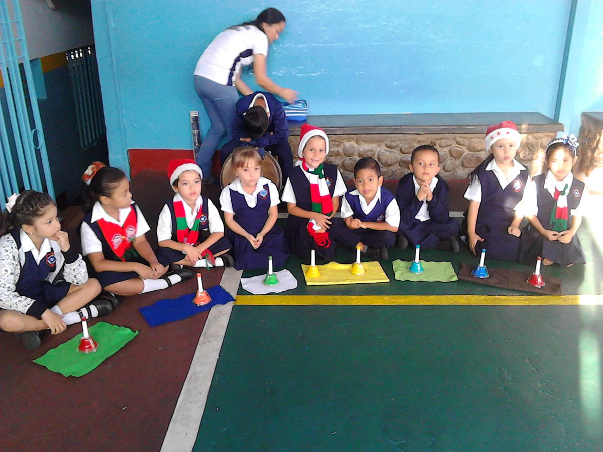 ue_col's tweet photo. 2do Día de la Novena de Navidad: ¿Qué es el Alma? 1er grado @AVECSanCristbal @dfsandreina https://t.co/d0m44dTYGV