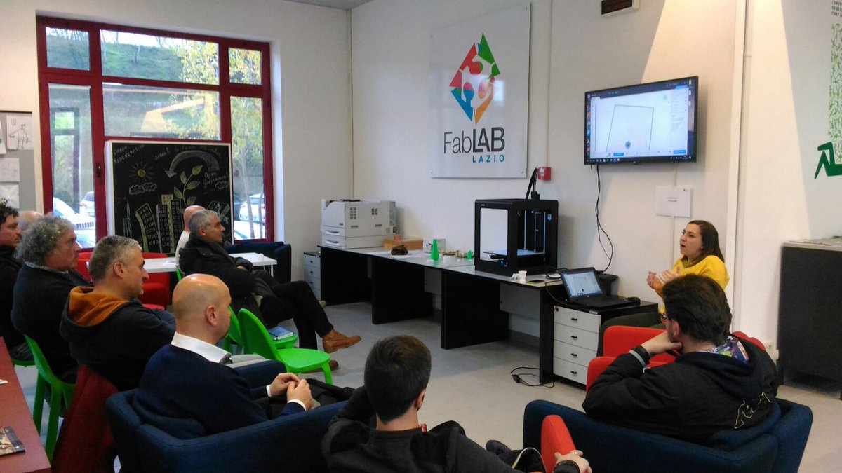 Spazi_Attivi's tweet photo. Il tutorial stampa #3D rivolto ai docenti #Formalba di #Colleferro presso #SpazioAttivo @BIC_Colleferro #fablab https://t.co/BVvPY8JSt2