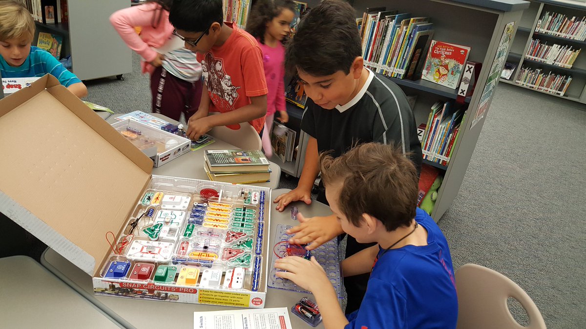 KDELibrary's tweet image. Fun with Snap Circuit Kits, Brain Builders, Paper Airplanes, and Hour of Code in the KDE Library! Oh my! #kdepride #librarymakerspaces