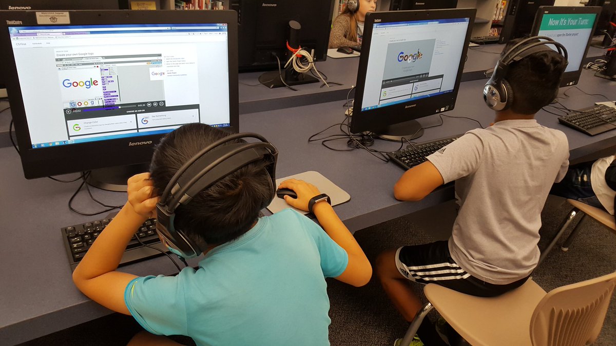 KDELibrary's tweet image. Fun with Snap Circuit Kits, Brain Builders, Paper Airplanes, and Hour of Code in the KDE Library! Oh my! #kdepride #librarymakerspaces