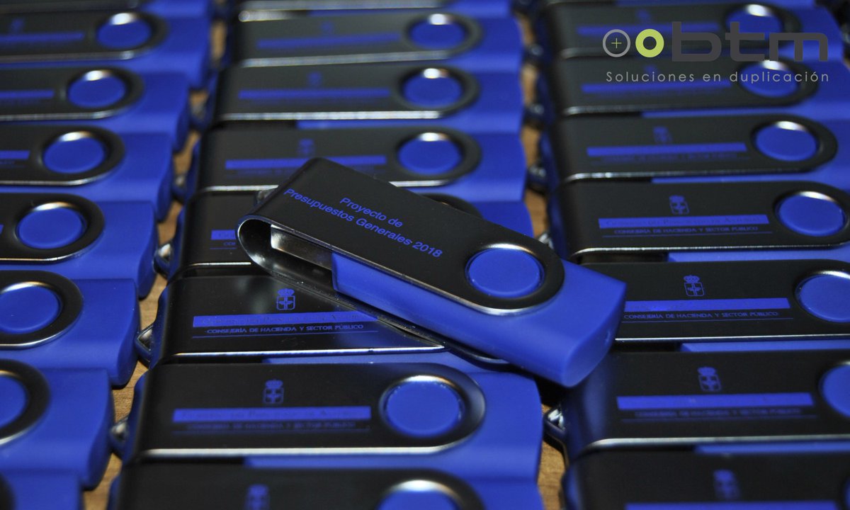 DupliBTM's tweet photo. Ayer tuvimos que alargar la jornada más de la cuenta para terminar este pedido pero mereció la pena.  😀

Hoy se presentaba el Proyecto de Presupuestos para Asturias de 2018 y un año más el soporte era una USB personalizada y duplicada en BTM en tiempo récord. https://t.co/fHt7mDGx81