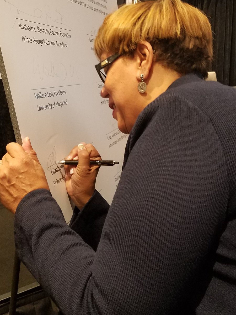 PGPlanningBoard's tweet photo. #PurpleLineCC
Prince George's County Planning Board Chair signs agreement supporting community development for the Purple Line Corridor. https://t.co/dY9NBFyk8D