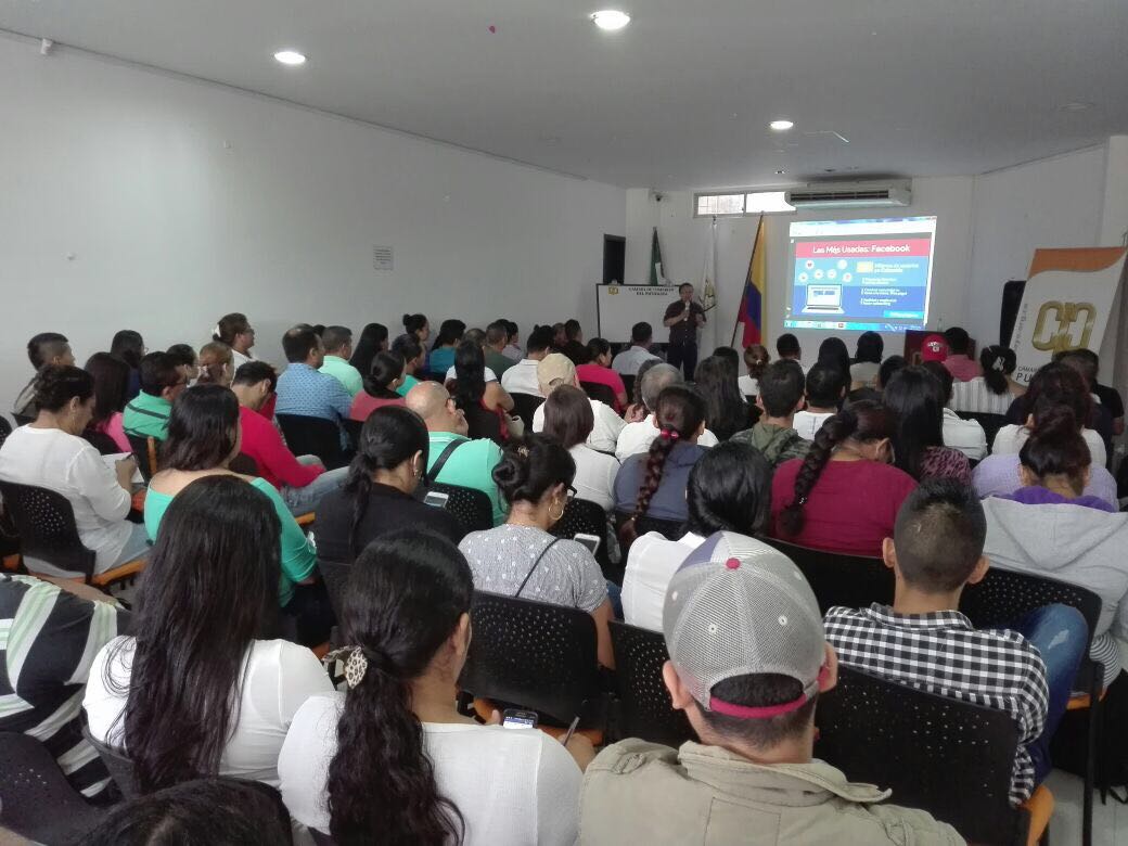 Transforma_Dig's tweet photo. A esta hora, empresarios y líderes de sectores productivos de #Mocoa, participan en el taller #MiPymeRegional Creación de Contenidos Digitales. #TransformaciónDigital #MocoaDigital https://t.co/ROEDJdzXJk