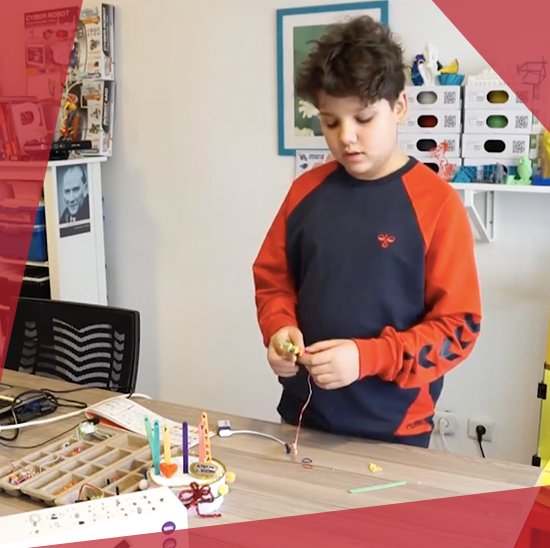 Çocuklarımızın zihinsel gelişimine katkıda bulunacak Little Bits kitlerinin ayrıntıları, Geniş Ekran Yaşam’da!
#genişekran #genişekranyaşam #icatçıkarçocuğum #littlebits
youtube.com/watch?v=DeATgI…