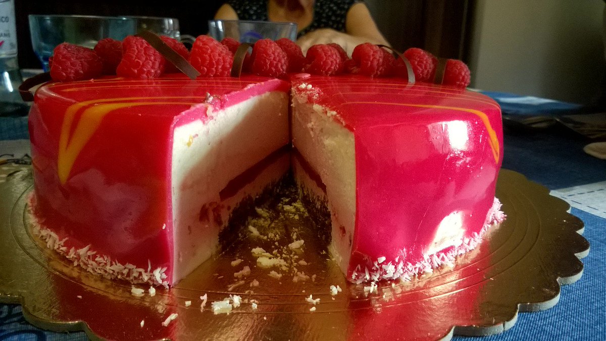 jngb2017's tweet photo. RT @UjeniucAlina: Entrement. #glazura #oglinda #mirror #glaze #raspberry #zmeura
#swith #cake #chocolate #white #yammi #food #recipes #design #fruith #fructe #weeped #creame #frisca #happy #gelee #tort #ciocolata #alba #jeleu #dulce #mancare #fericit <… https://t.co/nqJ5P5hjwa