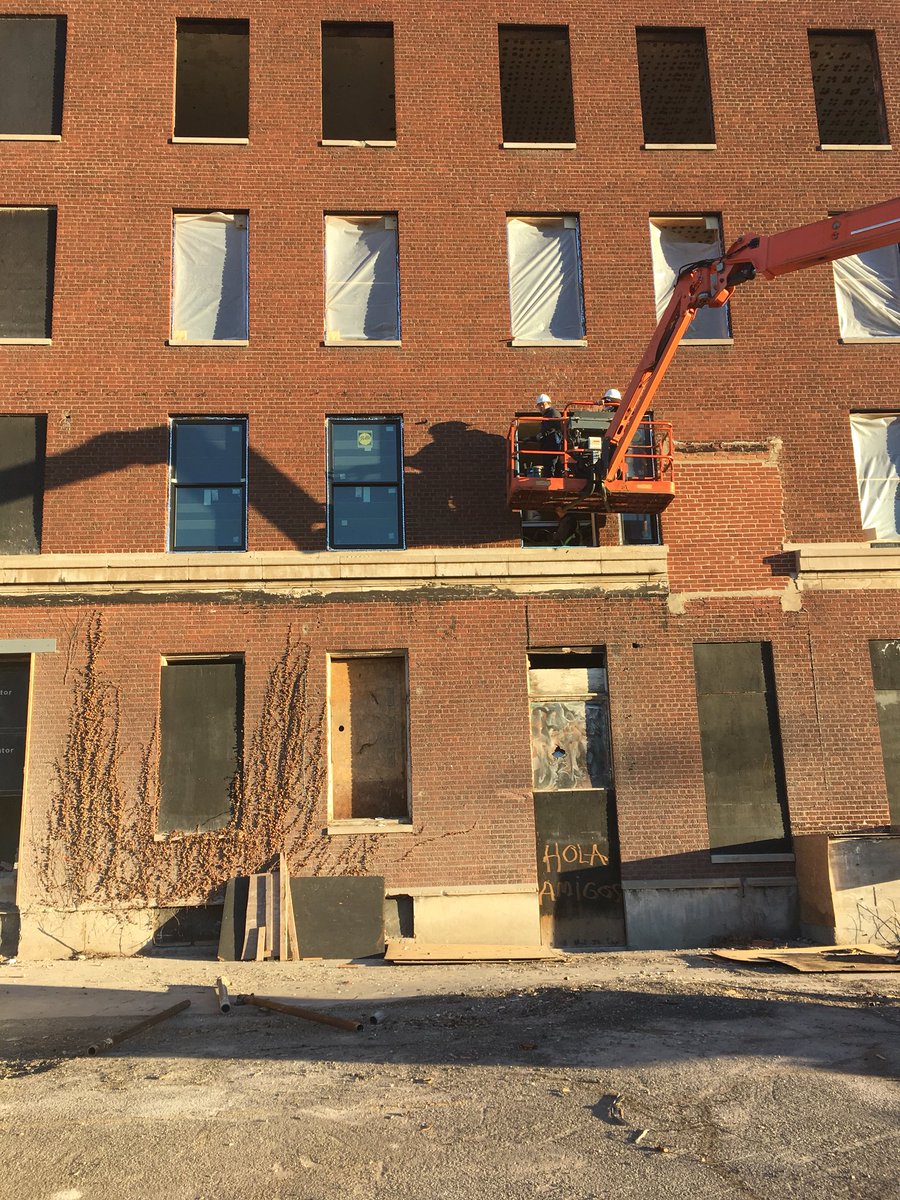 KStevenot's tweet photo. Onsite early this morning at Westinghouse. Windows are going in! #WestinghouseHQ #mcCallumSather #pellawindows #collaborativestructures https://t.co/uROUbpBxsv