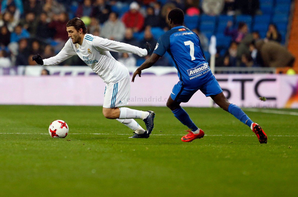 realmadrid's tweet photo. ⏱👑 #RMCopa
¡Comienza la segunda parte! ¡VAMOS REAL!

#RealMadrid 0-1 @CFuenlabradaSAD (agg 2-1)

#HalaMadrid https://t.co/jO2qAE4jOr