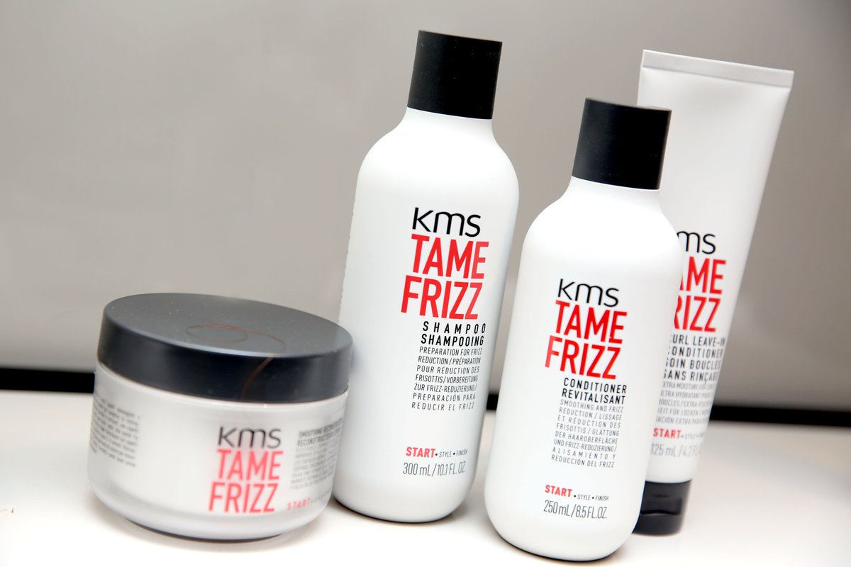 SkyParlorSalon's tweet photo. As the sweet smell of fall descends, so too do the dehydrating conditions that can leave locks feeling crackly. Avoid dehydration β plus get a sleek, smooth & easy to manage mane β with the #KMS TAME FRIZZ product line. #TAMEFRIZZ #StyleMatters #StartStyleFinish @KMSHairUS https://t.co/wcNeaWeJXK
