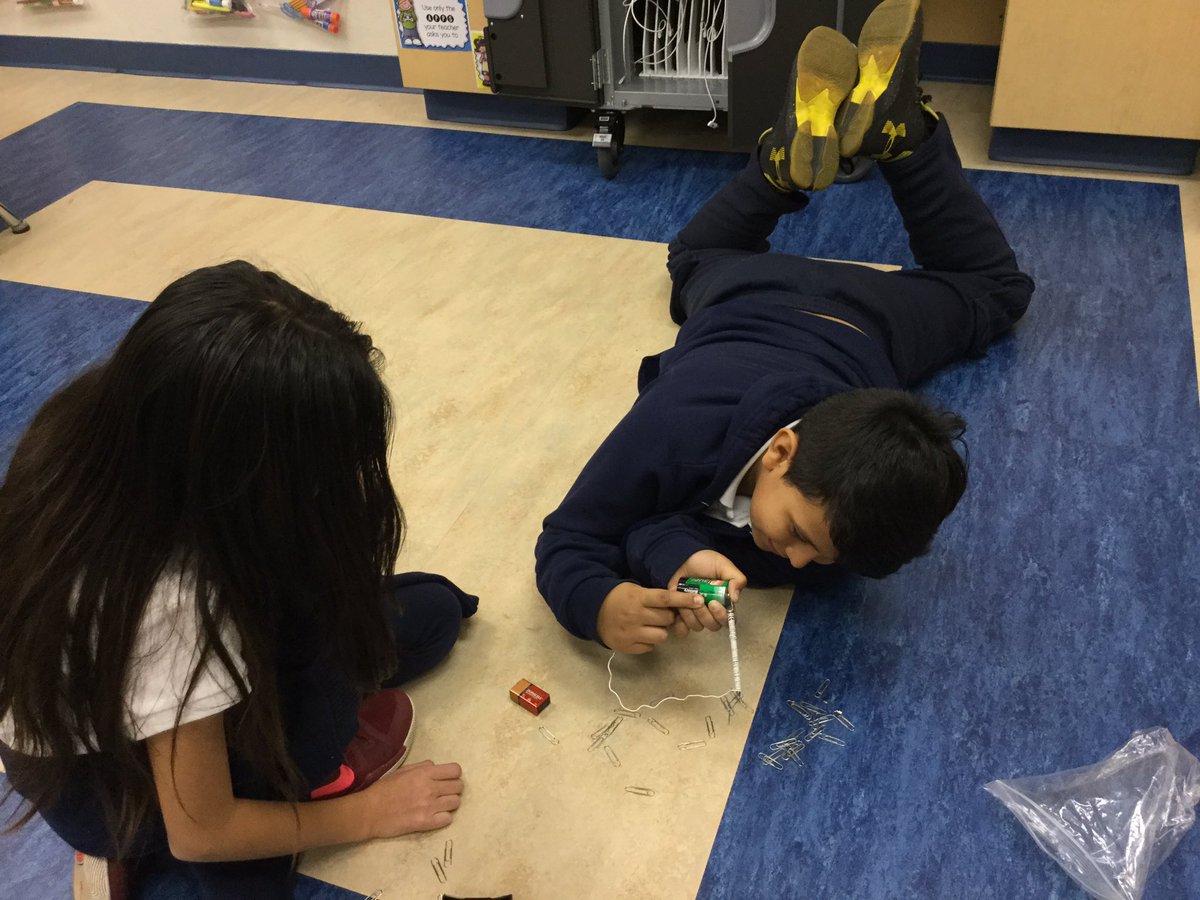 alliestaj's tweet photo. Electromagnet excitement! Students building and challenging themselves to build the strongest magnet possible. #futureengineers #d83shines #roypride https://t.co/ddjf4DJBhP