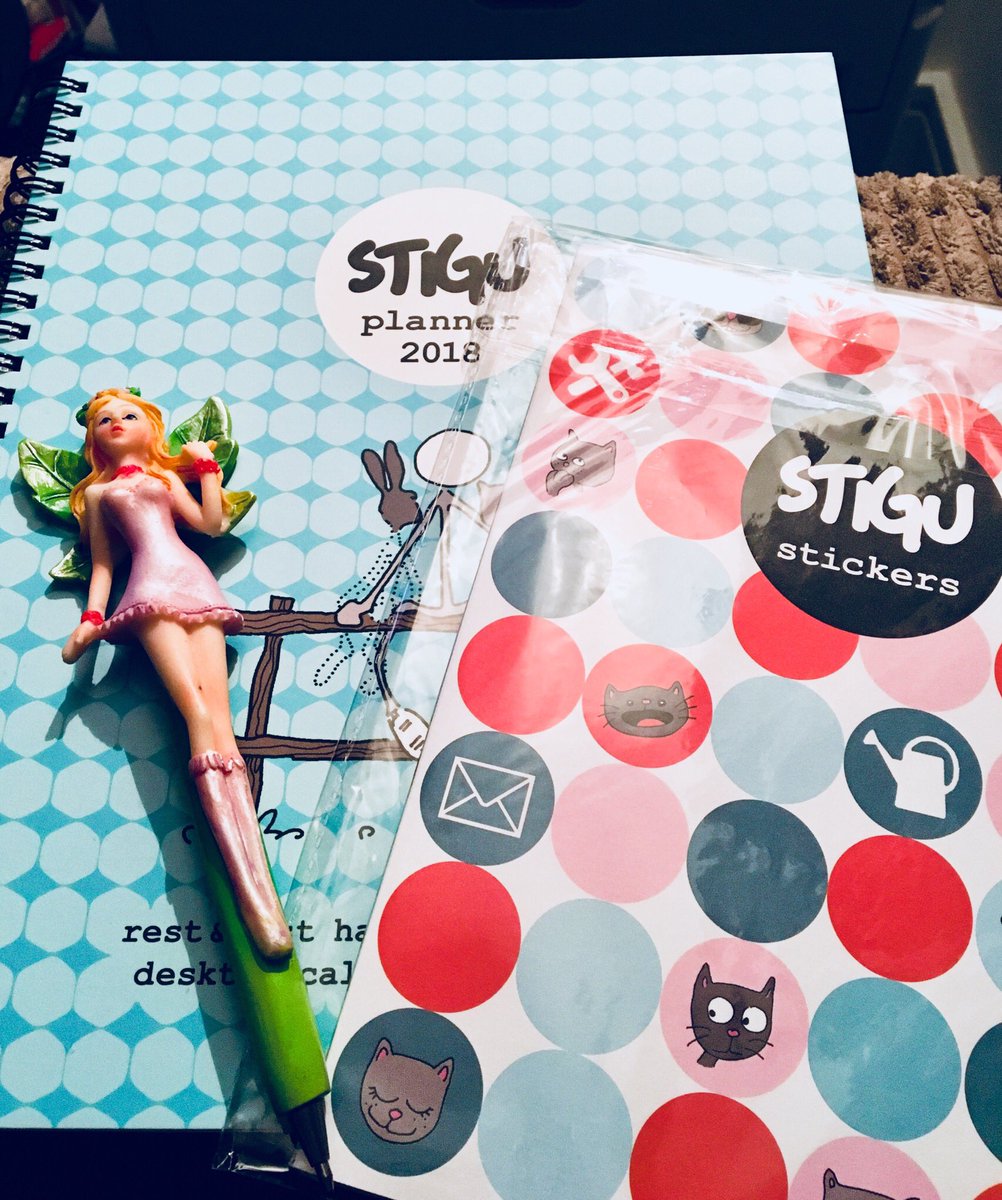 RachelBustin's tweet photo. Thanks @SticktoStigu for my new 2018 planner and stick sticks (as my toddler calls them!) keep an eye out for my planner review post later next month! #2018 #planner2018 https://t.co/adWqKvScIW