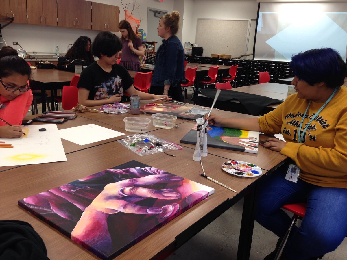 CBHS_VisualArt's tweet photo. update on AP art working on their Scholastic pieces! coming along fantastically https://t.co/MtQqr5lNsU