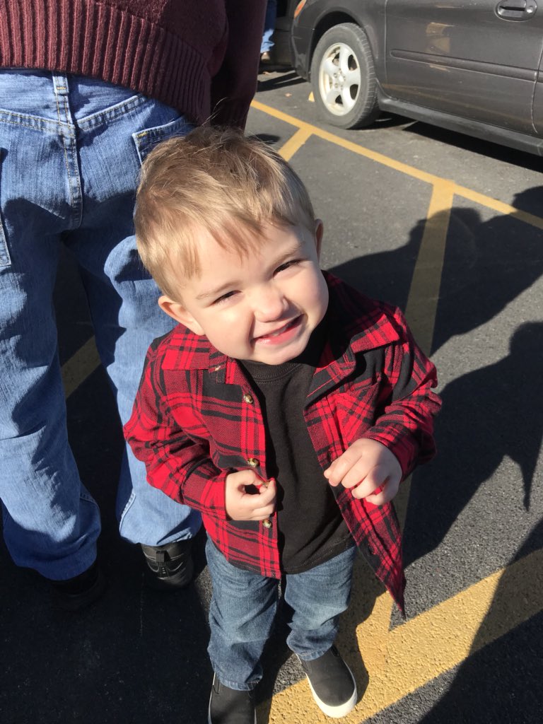 adriennehope's tweet photo. @InfluensterVox @Tree_Hut Happy that his cheeks weren’t itchy and that they “mell gooood” while out in the cold wind #contest #HarvestVoxBox #butteruptreehut https://t.co/aKbMJmxMNE
