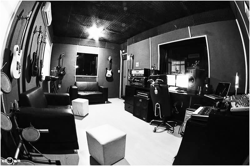 studio_pub's tweet photo. Quer produzir seu projeto na maior fábrica de música do ABC? Chame no WhatsApp 95780-5252 e garanta sua vaga! #estudio #gravação #protools #macpro #apogee #fatsoJr #CanilProAudio #NeumannMics #AkgMics #ShureMics #variax #SóEquipoTop #rap #rock #reggae #soul #hiphop #hardcore #ska https://t.co/oIFoZ8hCZl