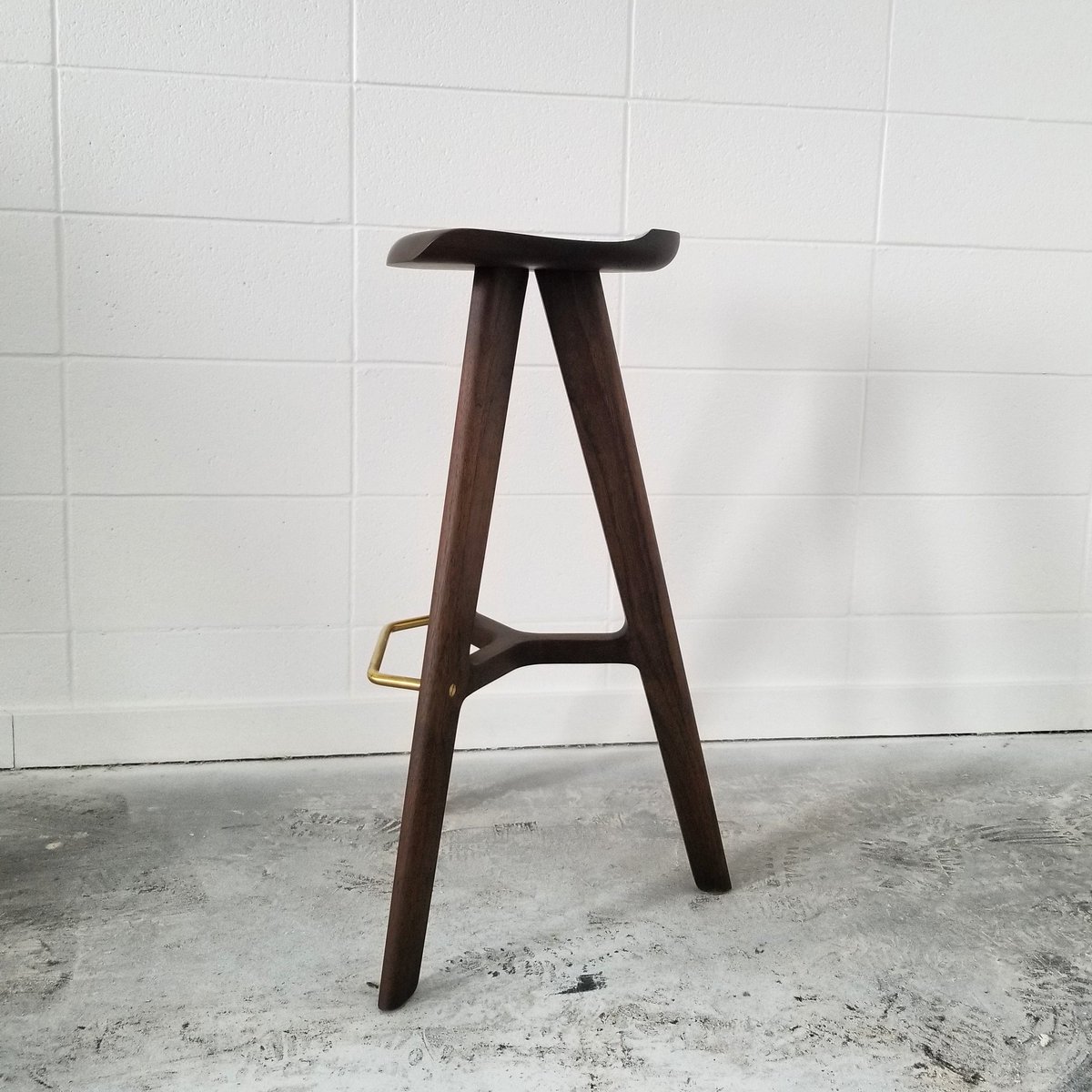 IzmDesign's tweet image. Doing a run of our Pigeon stool soon, if you're interested email Info@izm.ca 
#stool #modernstool #interiordesign #madeincanada #edmontonmade #yegdesign #shopyeg