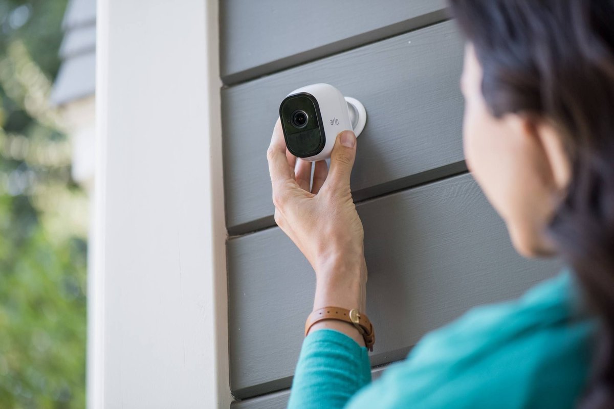 dealspotr's tweet photo. You shopped 'til you dropped this weekend. Now make sure all your packages arrive safely. Wireless security cameras - like the ones from @ArloSmartHome - can help: https://t.co/Ze62axmu4U #security #securethepalace https://t.co/rRIBG1wE4f