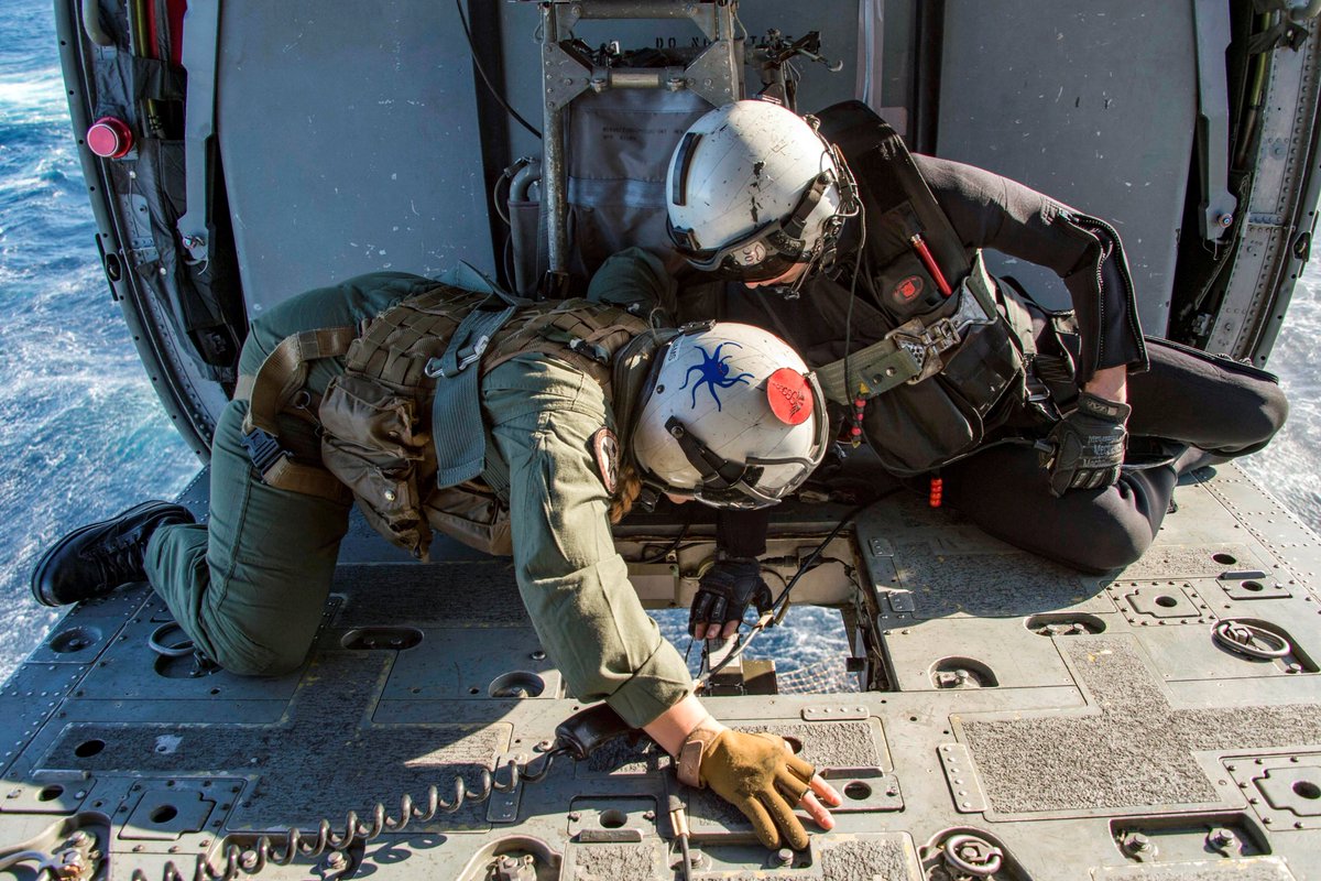 I had to share this photo! These @USNavy Petty Officers assigned to Helicopter Sea Combat Squadron 28 attach a pallet to the cargo hook of an #MH60S #SeaHawk during a replenishment-at-sea for #USNSBigHorn in the Atlantic Ocean #USNavy #PicturePerfect @USFleetForces @MSCSealift