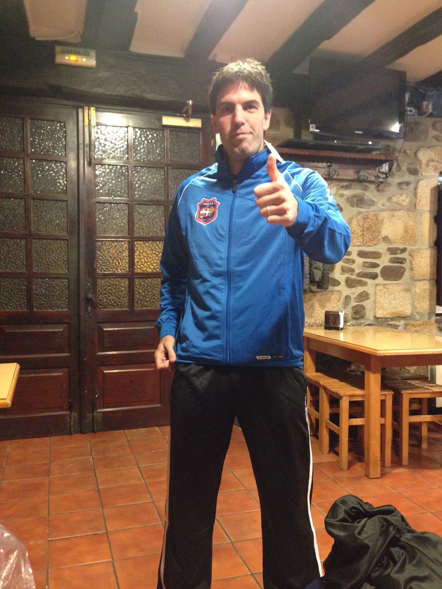 Con chandal de paseo elegante😁😁