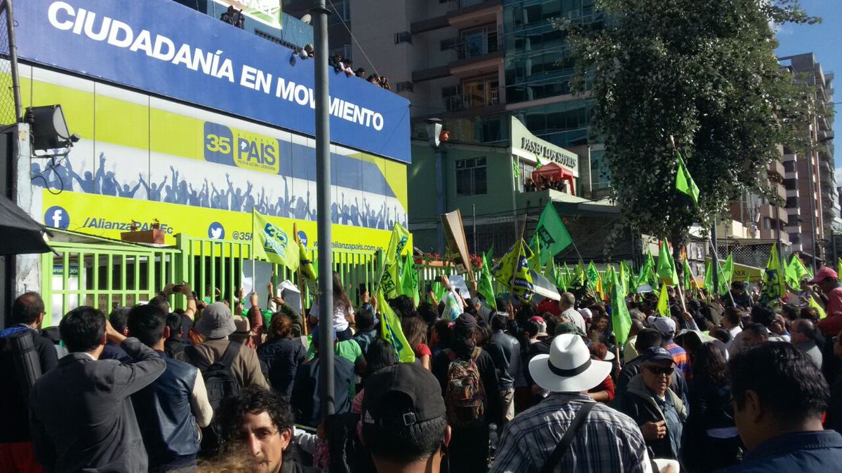 EstebanMeloG's tweet photo. Hemos llegado a Quito a la sede de @35PAIS, Somos más quienes respaldamos al líder de la #RevoluciónCiudadana @MashiRafael los leales somos más#RafaelElPuebloContigo #RafaelEsPAIS #RafaelEsPueblo https://t.co/ZzovIsBpxP