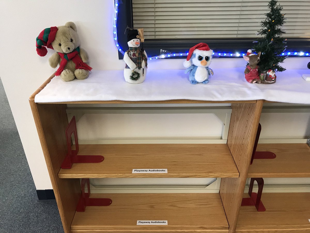 Linda_Gonzales's tweet photo. I wish for Santa to bring our library more Playaways! Our shelves are always empty! The students LOVE them!! #GISDLibraries @AES_Aviators #ThankfulAviator https://t.co/dUy1TT8yeV