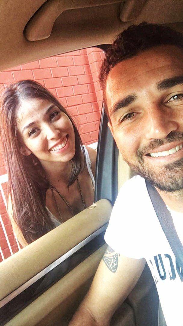 mii_diz's tweet photo. Dia de encerramento do ciclo dele, que admiro tanto, e não poderia deixar de compartilhar nossa primeira foto junto com o meu: Boa sorte Gilberto! ♥ #Golberto #SPFC https://t.co/LWftOidVEj