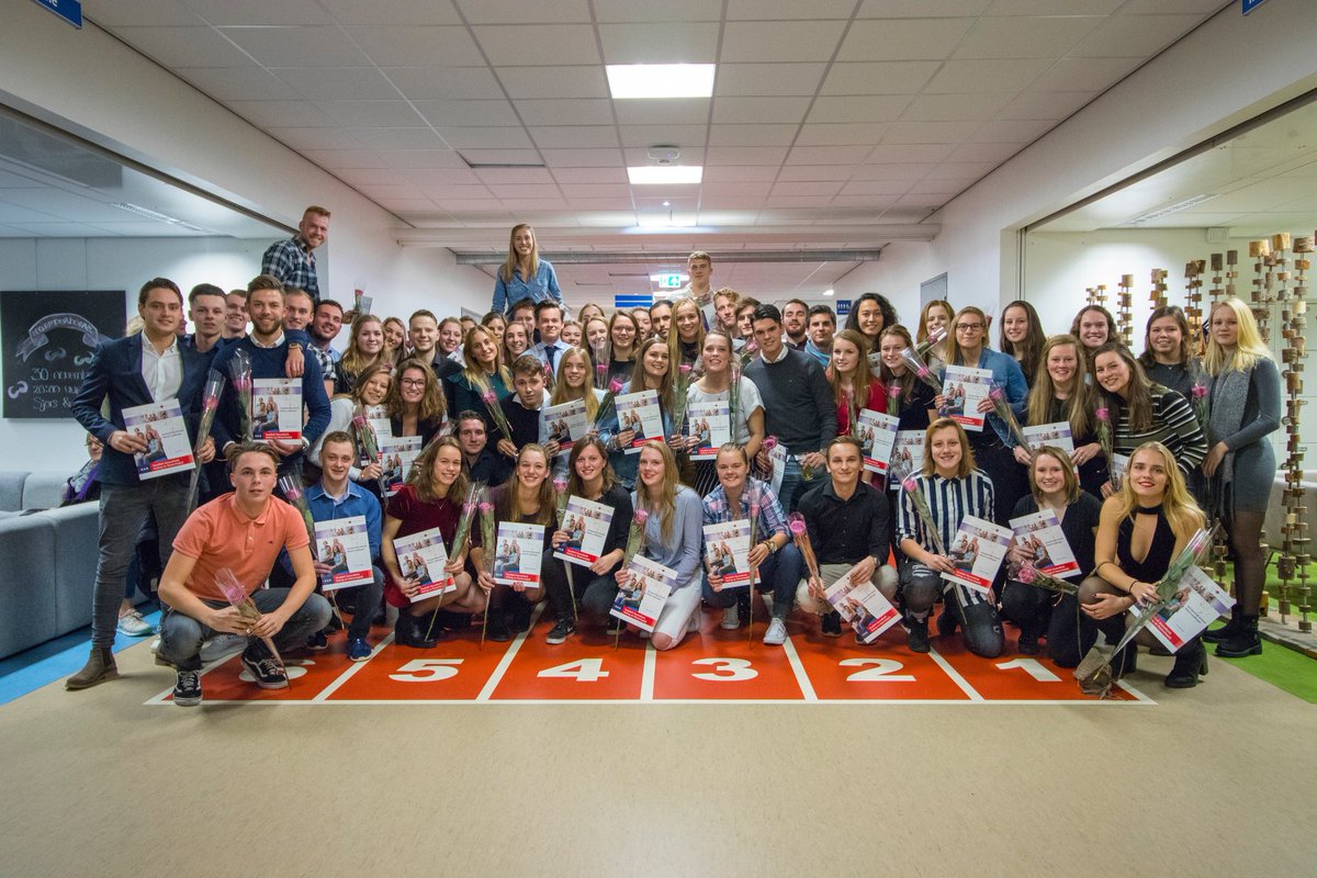 SBE opleiding (@han_sbe) on Twitter photo De eerste horde is genomen door deze toppers!! #propedeuse <a href="/HAN_SBE/">SBE opleiding</a> <a href="/HANSportBewegen/">HAN Sport en Bewegen</a> <a href="/HANnl/">HAN University of Applied Sciences (HAN)</a> Gefeliciteerd allemaal! De eerste horde is genomen door deze toppers!! #propedeuse <a href="/HAN_SBE/">SBE opleiding</a> <a href="/HANSportBewegen/">HAN Sport en Bewegen</a> <a href="/HANnl/">HAN University of Applied Sciences (HAN)</a> Gefeliciteerd allemaal!