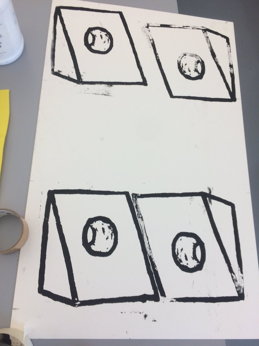krekcab's tweet photo. Silk screening 2day trying to figure out some designs. Also cursed instagram cropping I’ll post the full images on Twitter and I’ll try the instagram story. #silkscreen #design #shapes
#ijustcopypastedthe #wordsfrom instagram https://t.co/PX6vfiTJeA