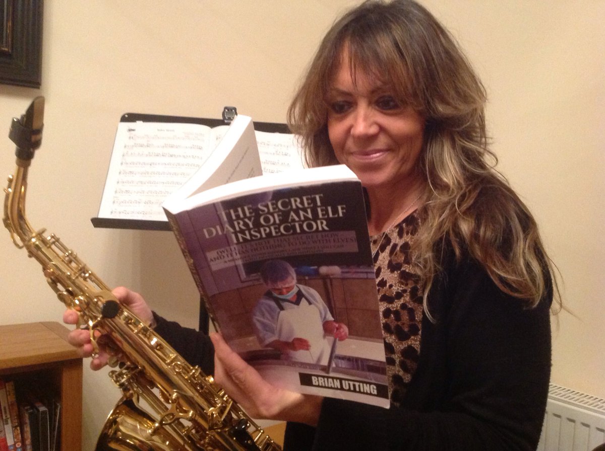 b_utting's tweet image. #notpracticing #readingmybook @AustinMacauley