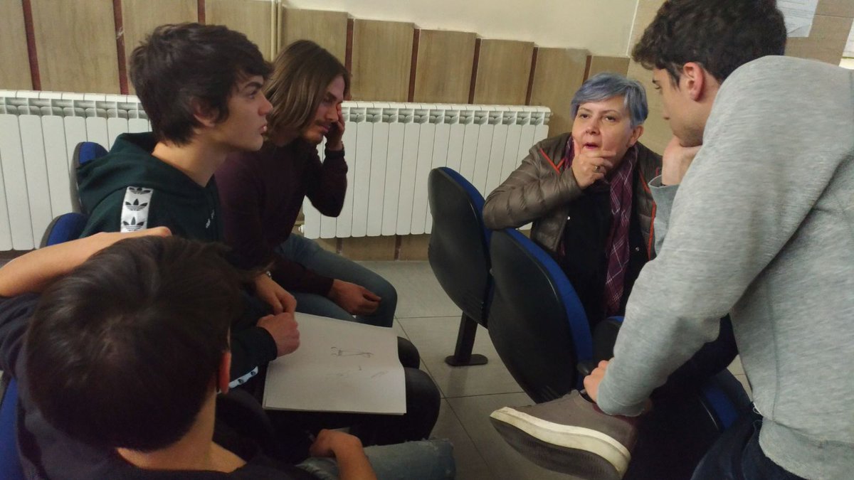 fmdigitale's tweet photo. #Interconnessioni17 Territorio e generazioni connesse, oggi a #terni #maker, #over65 e studenti delle scuole insieme con un #PopUPMaker per trovare soluzioni innovative e tecnologiche per anziani @AdUmbria @RegioneUmbria @VillaUmbra https://t.co/NKI1KChQfy