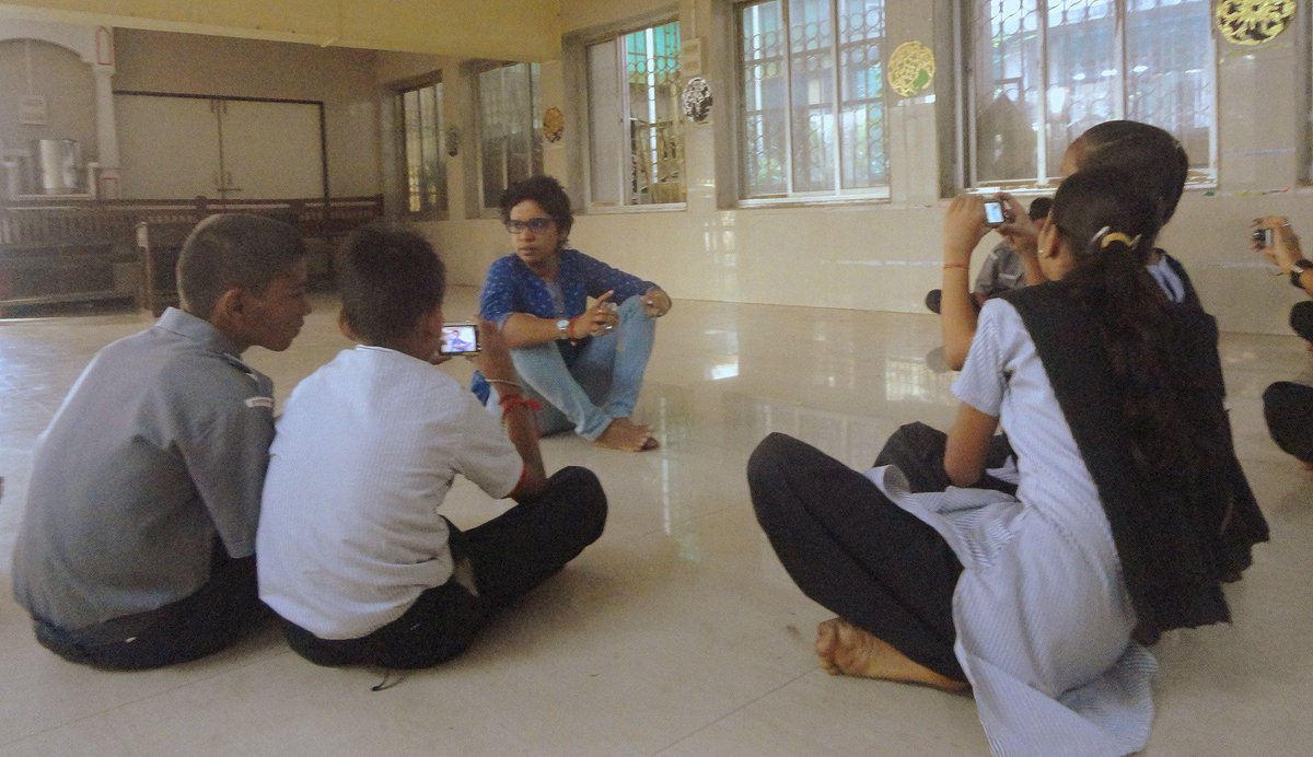 naram_dhoop's tweet photo. Extremely grateful to Salaam Bombay Foundation for giving me an opportunity to teach Photography to a bunch of 20 naughty but enthusiastic students from Sainath Nagar Municipal school, Ghatkoper
#LittleCamerasProject https://t.co/49a7JlbXPI