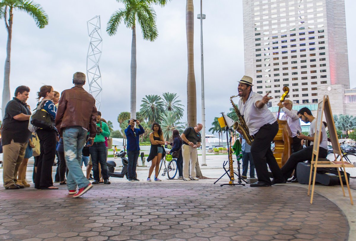 #ArtBasel is just a pre-game for #BuskerfestMiami2017! Look at this ridiculous lineup: buskerfestmiami.com/album-category…